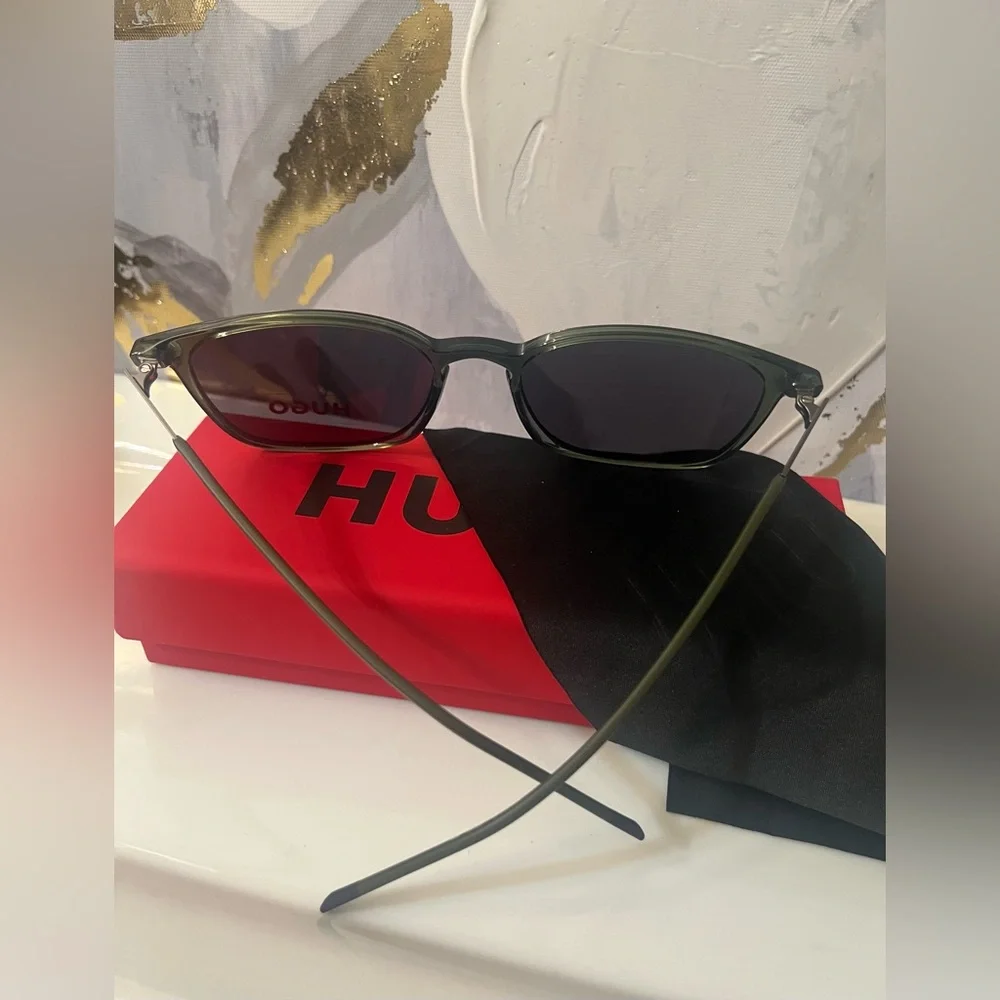 🛍️NWT HUGO by Hugo Boss Hugo 1268/S Sunglasses - Green frame